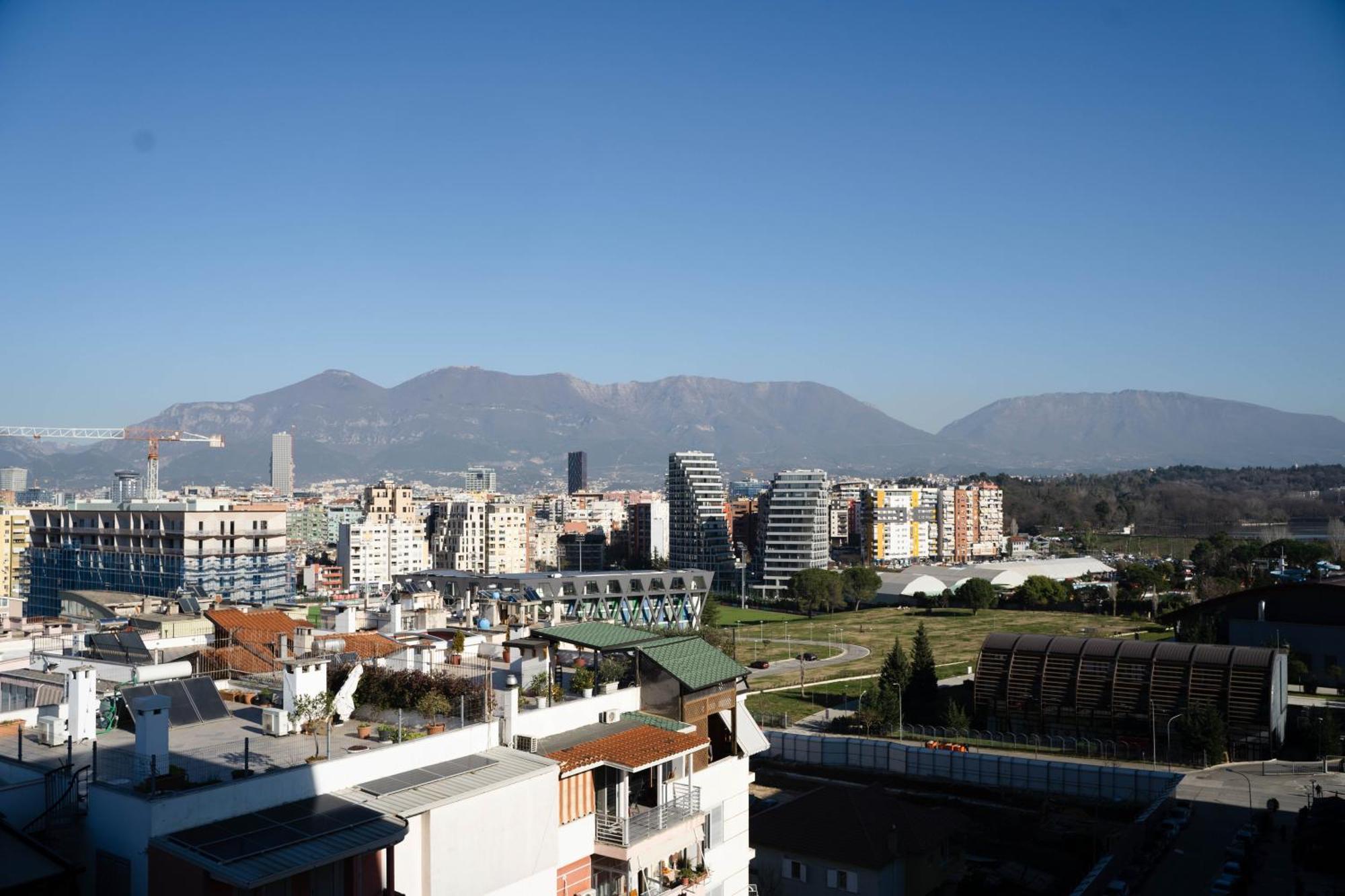 Tirana Hideaways , Breathtaking View Apartment Luaran gambar